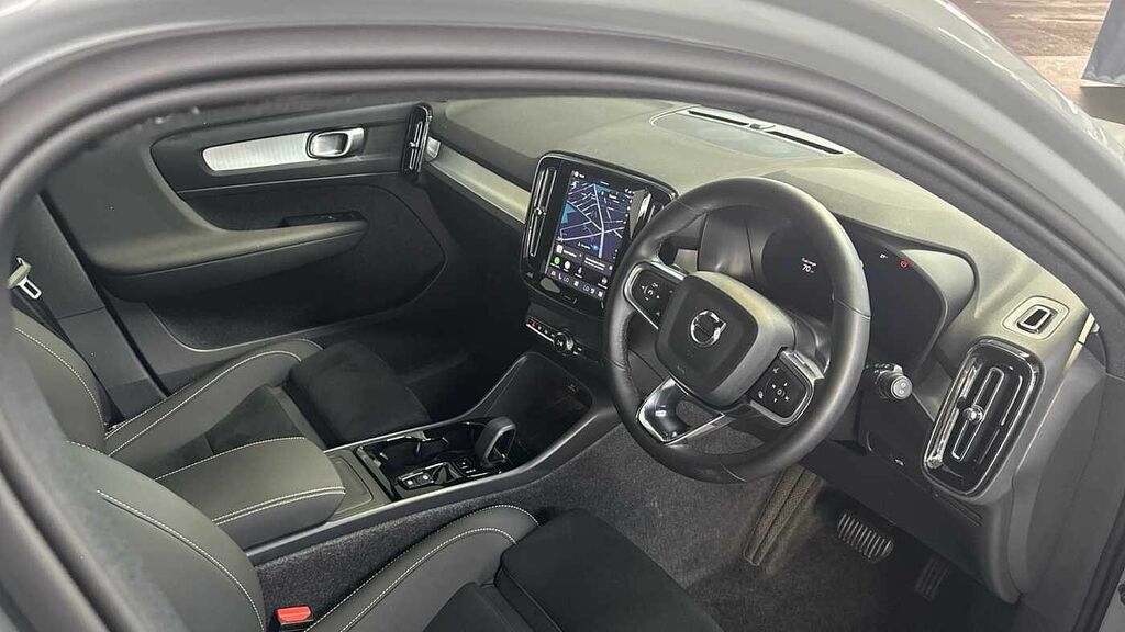 Volvo XC40 Plus, B4 Mild Hybrid, Dark RV75PXO Grey #4