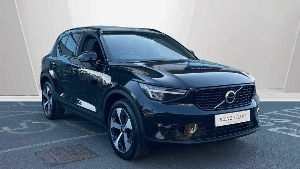 Volvo XC40 2.0 B4p Plus Dark Black