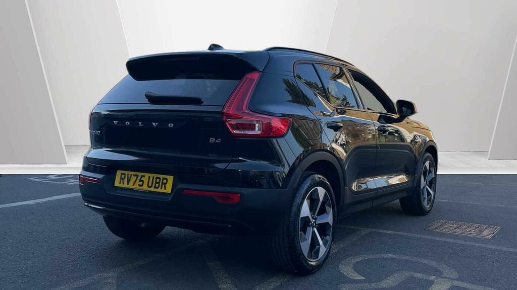Volvo XC40 2.0 B4p Plus Dark RV75UBR Black #2
