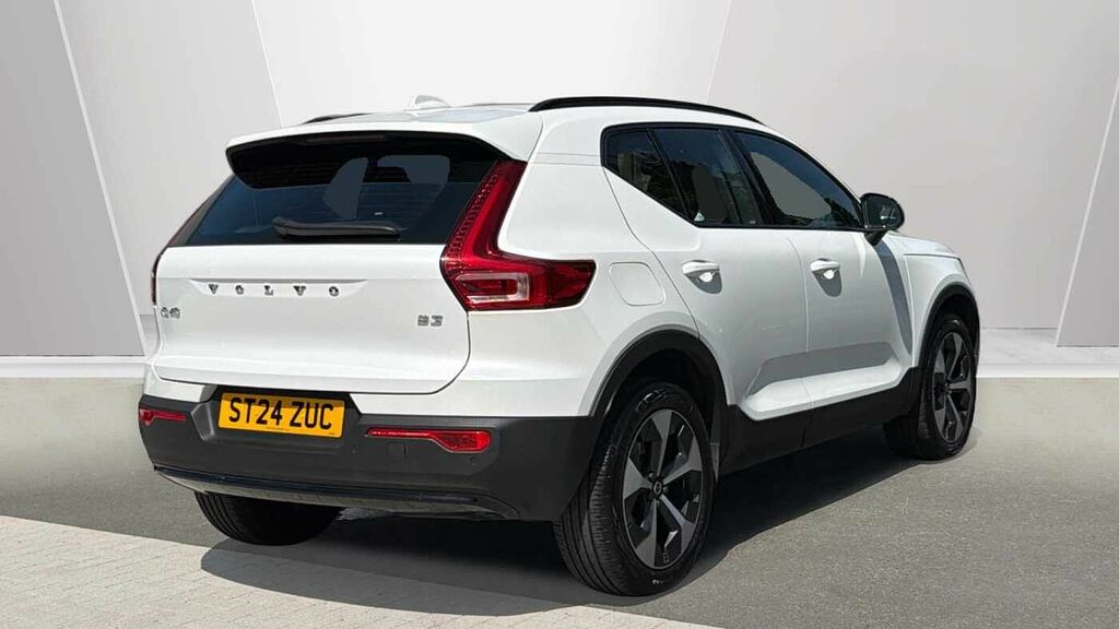 Volvo XC40 B3 P Plus Dark ST24ZUC White #2