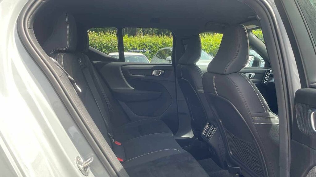 Volvo XC40 Plus, B4 Mild Hybrid, Dark RV75PXL Grey #6