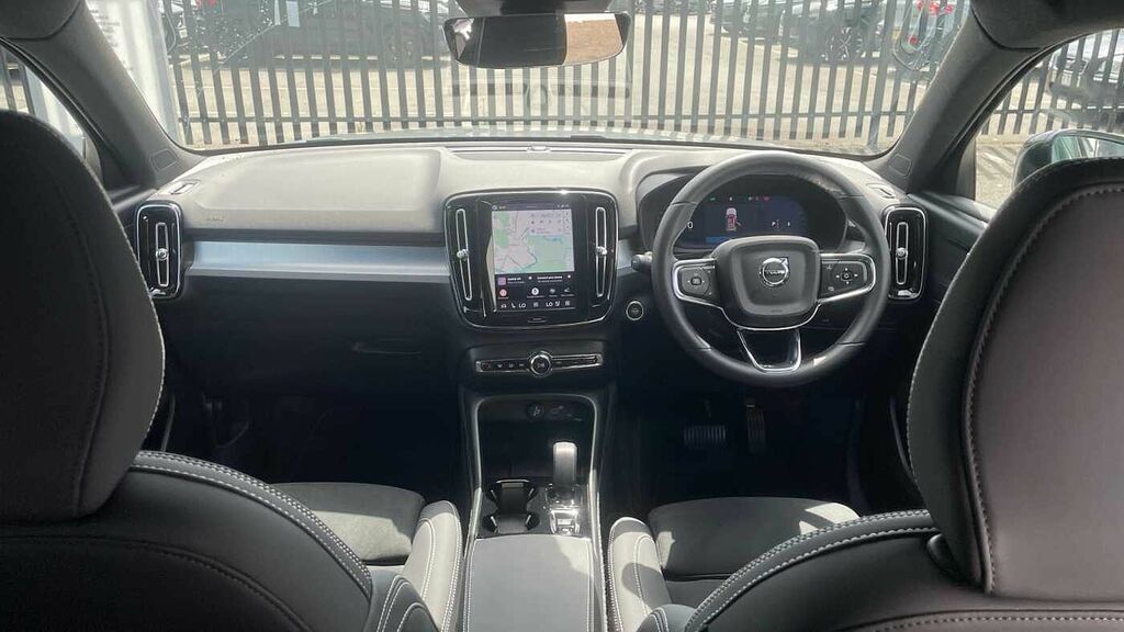 Volvo XC40 Plus, B4 Mild Hybrid, Dark RV75PXL Grey #5