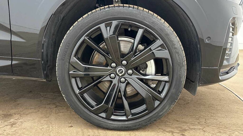 Volvo XC60 Black Edition Ultra, B5 Awd Mild Hybrid, RV25ZMY Black #4