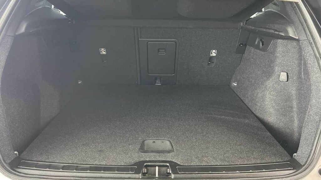 Volvo XC40 1.5 T3 163 R Design YY71XCZ Silver #5