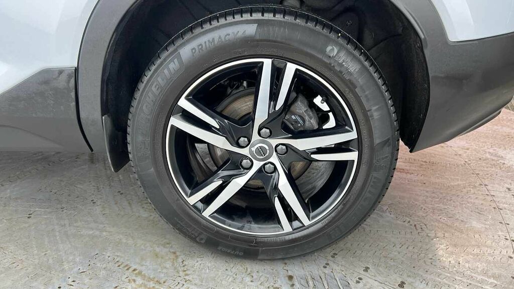 Volvo XC40 1.5 T3 163 R Design YY71XCZ Silver #4