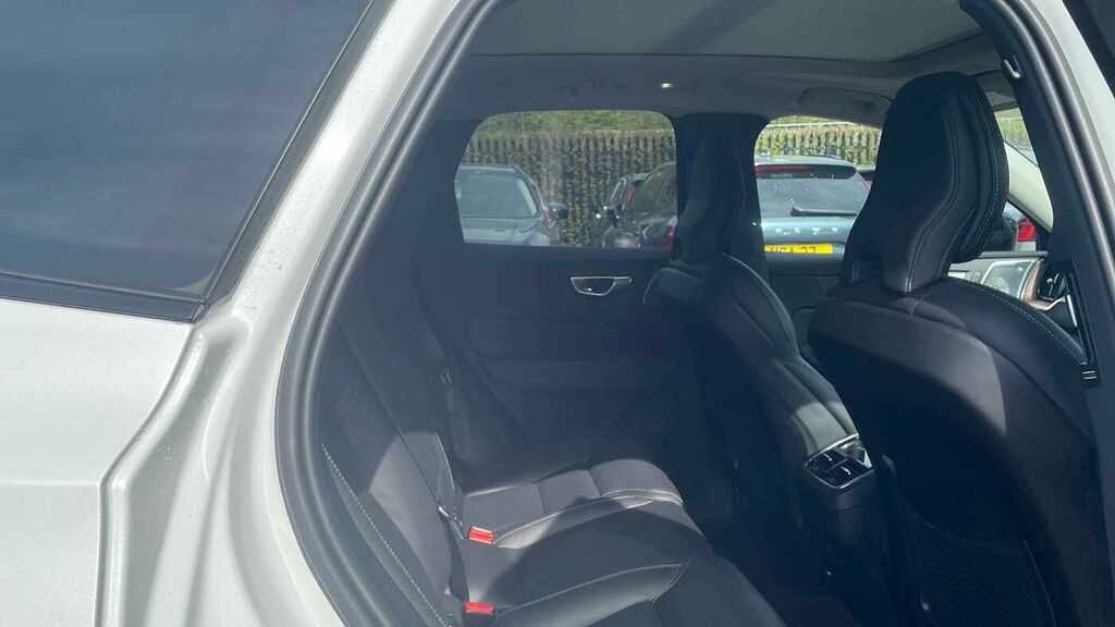 Volvo XC60 2.0 B5p Ultimate Dark Awd Geartronic GN23RZB White #6