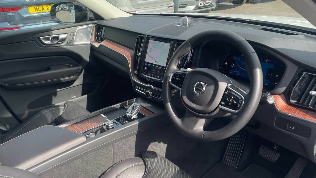 Volvo XC60 2.0 B5p Ultimate Dark Awd Geartronic GN23RZB White #4
