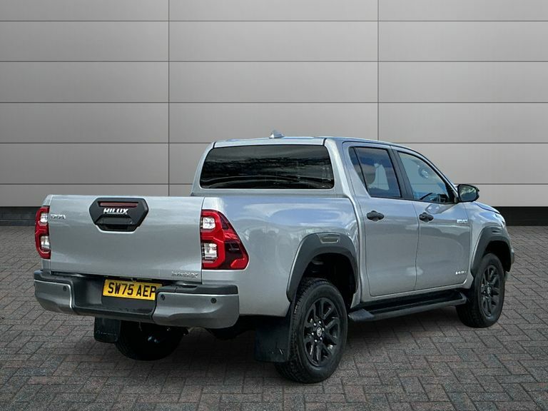 Toyota HILUX Invincible X Dcab Pick Up 2.8 D 48V Silver #2
