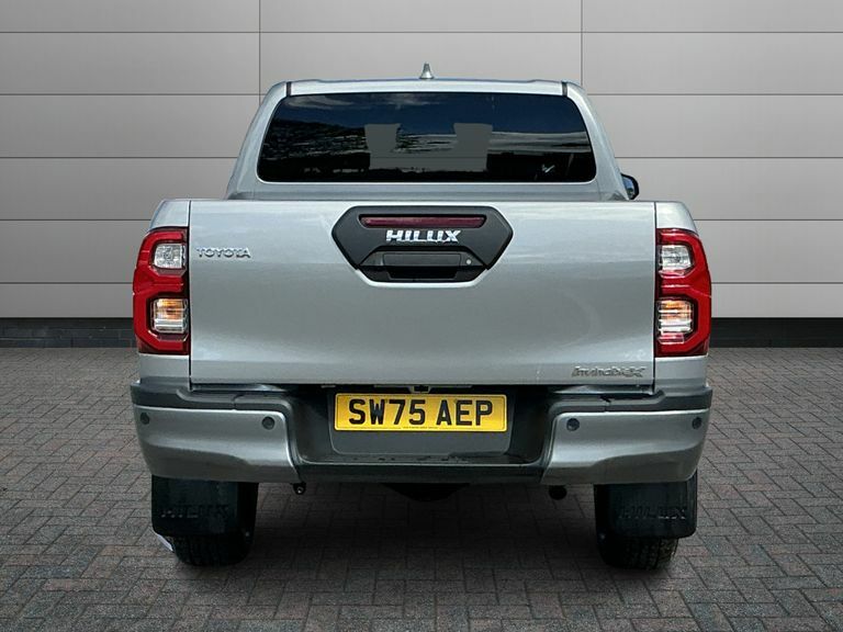 Toyota HILUX Invincible X Dcab Pick Up 2.8 D 48V Silver #4