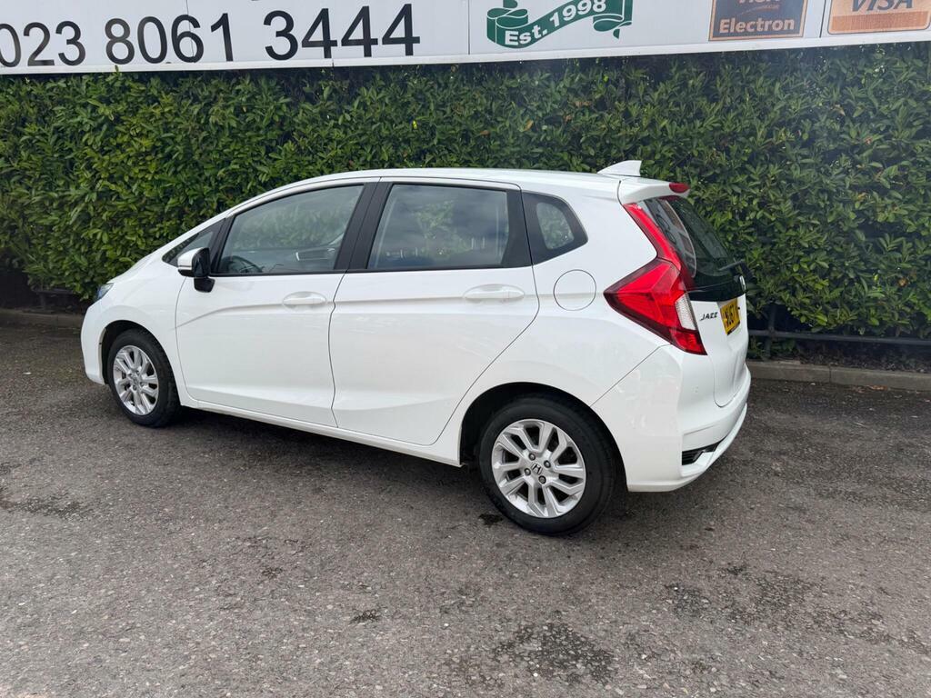 Honda Jazz 1.3 I-vtec Se Euro 6 S S  White #2