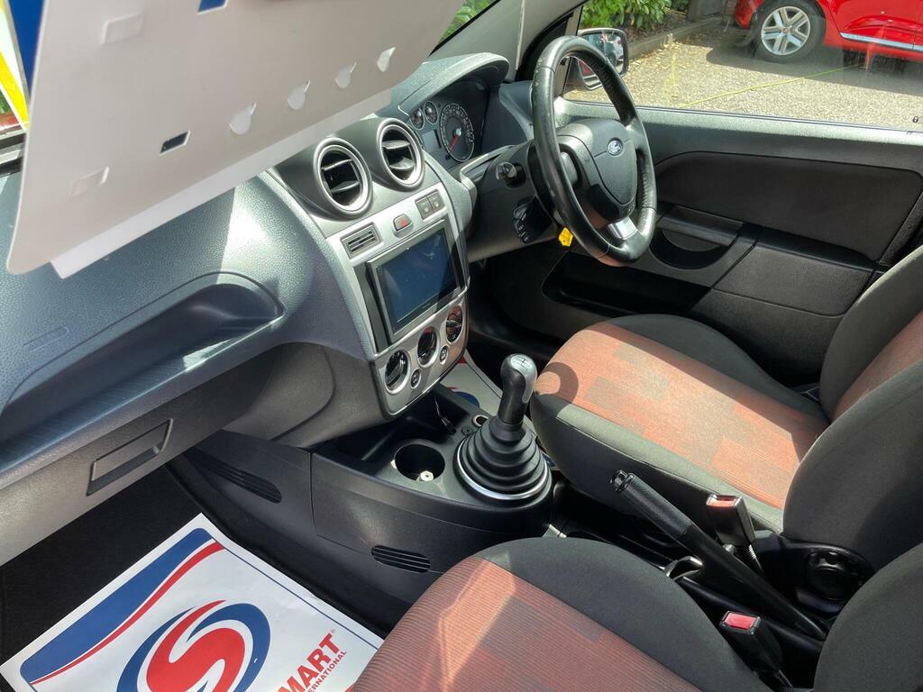 Ford Fiesta 1.25 Zetec Climate Red #5