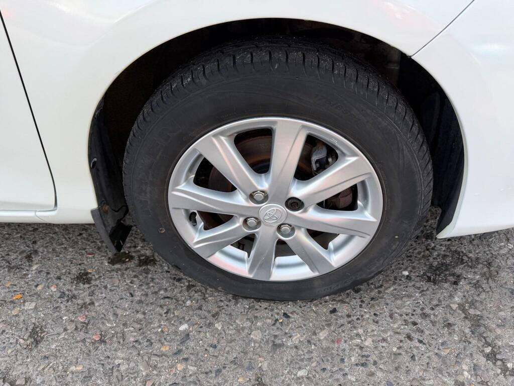 Toyota Yaris 1.5 Vvt-h Icon Plus Cvt Euro 5 White #3