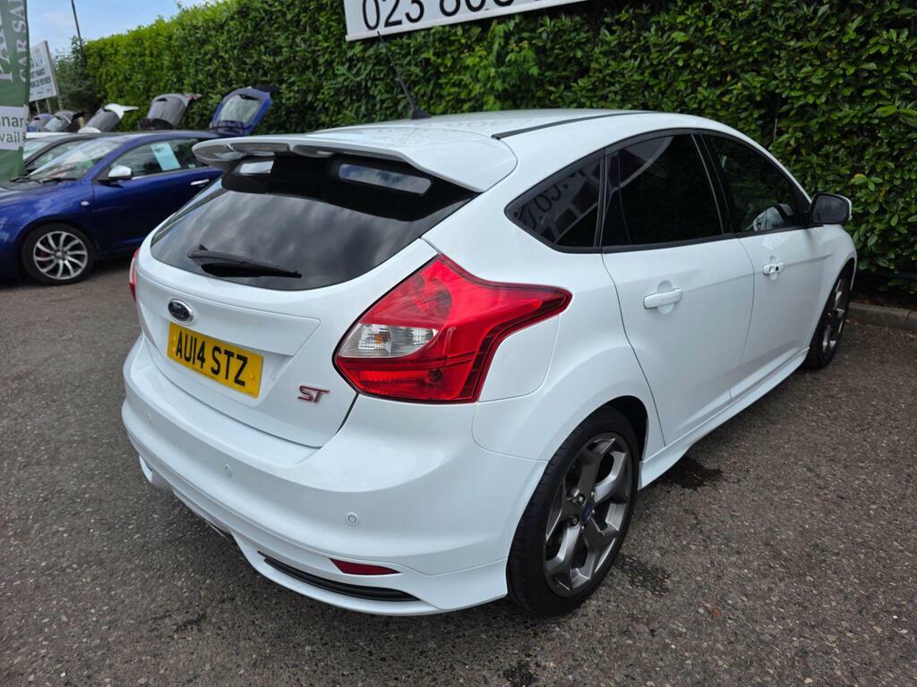 Ford Focus 2.0T Ecoboost St-3 Euro 5 S S White #4