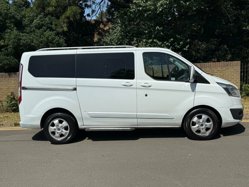 Ford Tourneo Custom 2L Titanium EJ67UVE White #4