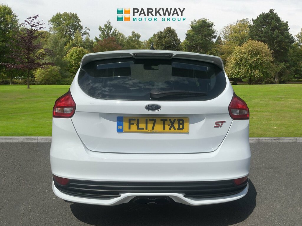Ford Focus St-2 FL17TXB White #5