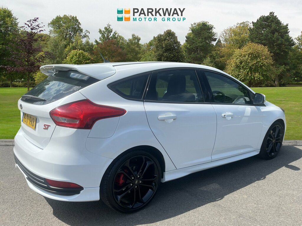 Ford Focus St-2 FL17TXB White #4