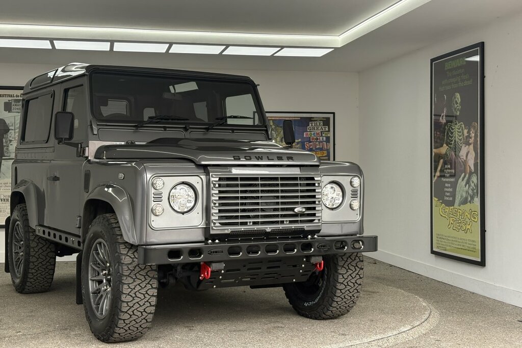 Land Rover Defender 90 Bowler Fast Road Grey