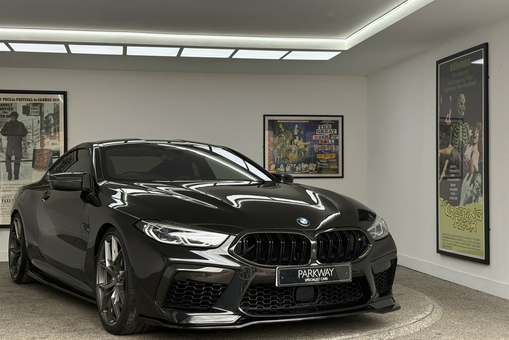BMW M8 4.4 V8 Ultimate Package Coupe Blue