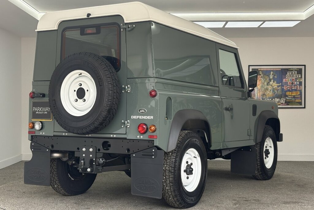 Land Rover Defender 90 2.2 Tdci Hard Top Green #4