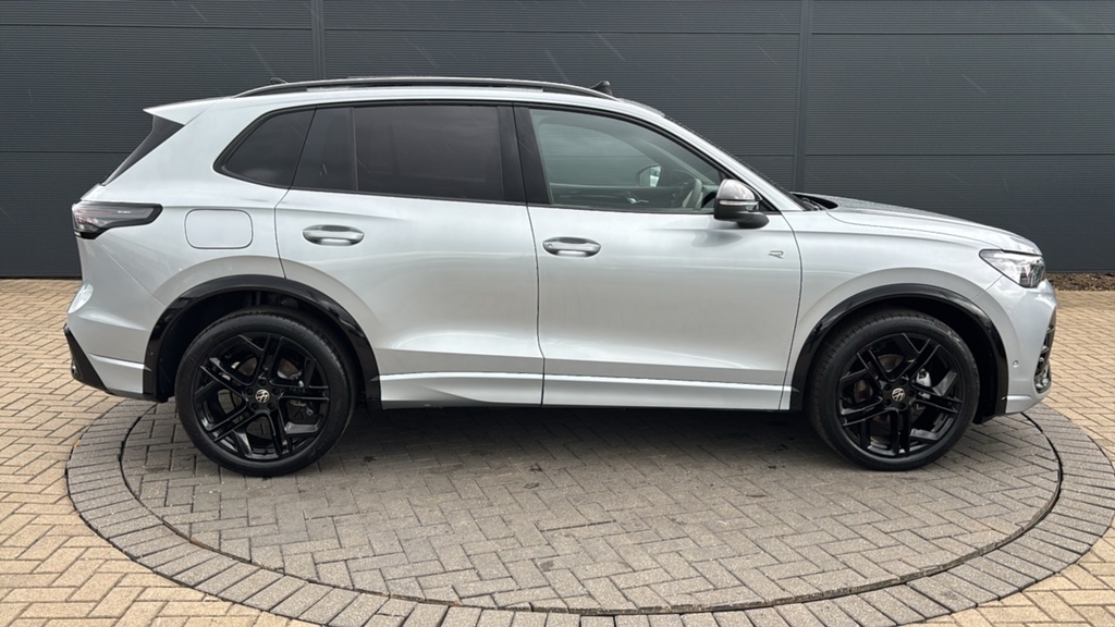 Volkswagen Tiguan 1.5 Etsi 150 R-line Dsg 150 Ps KY75SUH Silver #4