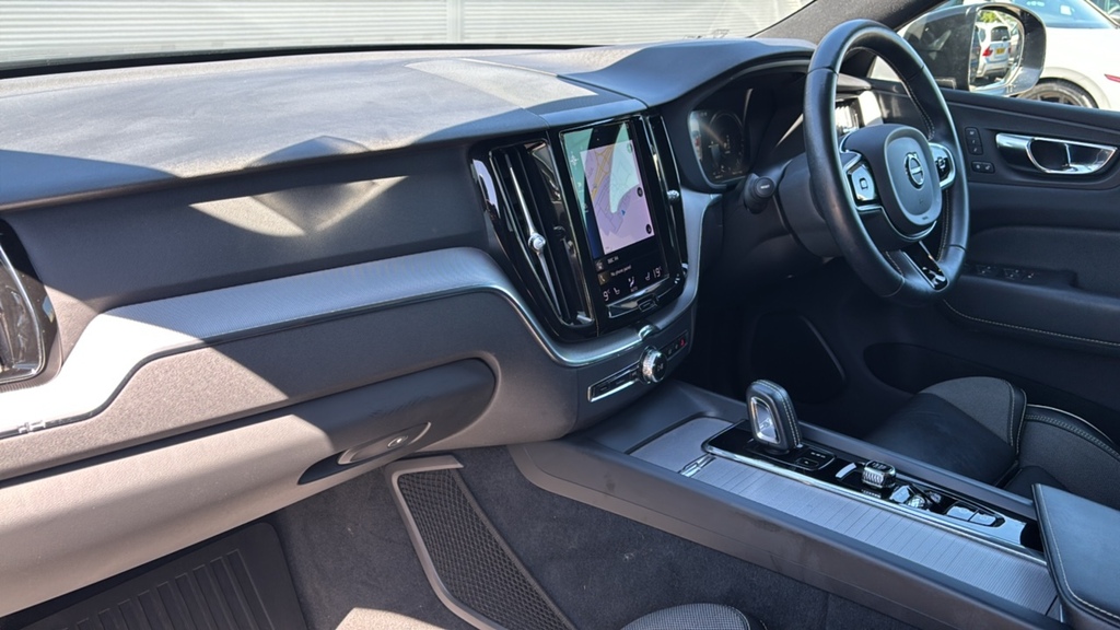 Volvo XC60 2.0 T6 Recharge Phev R Design Awd 340 Ps EJ21HTE Black #2