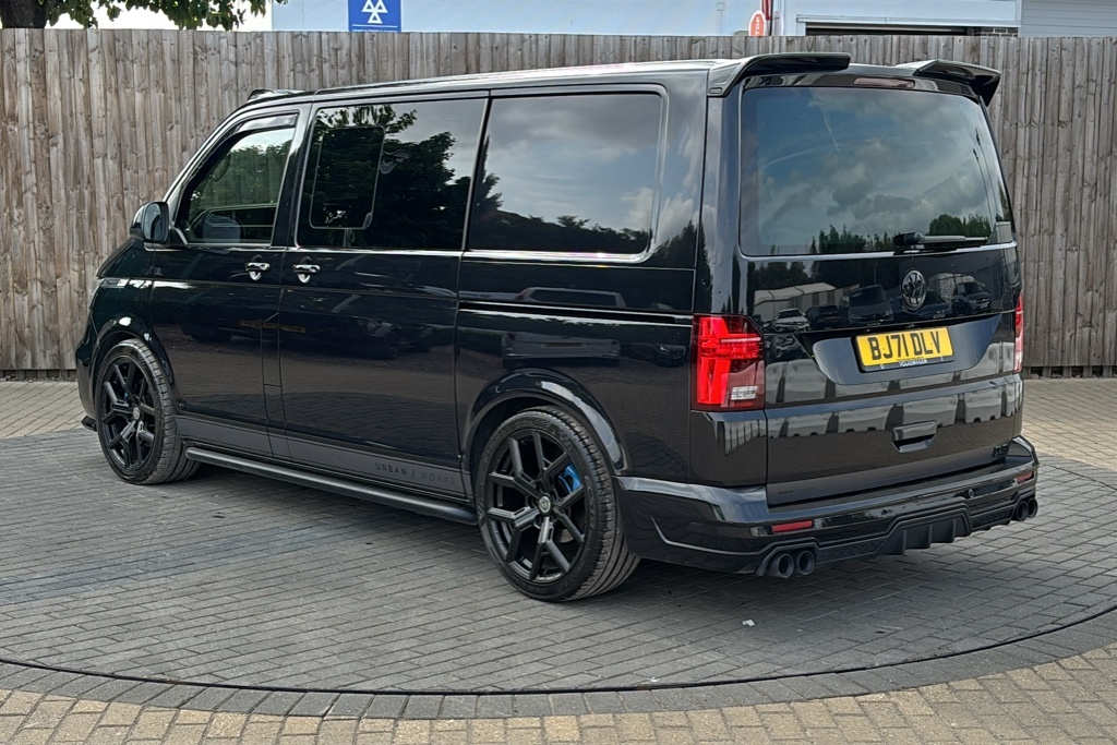 Volkswagen Transporter 2.0 Bitdi 204 Highline Kombi Van Dsg 204 Ps BJ71DLV Black #3