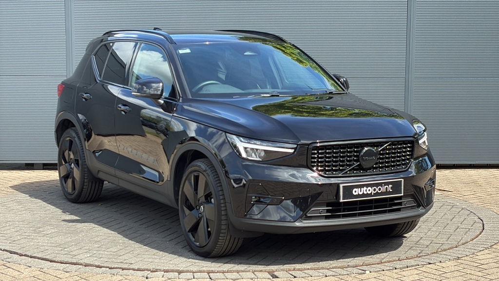 Volvo XC40 2.0 B4p Plus Black Edition 197 Ps Black