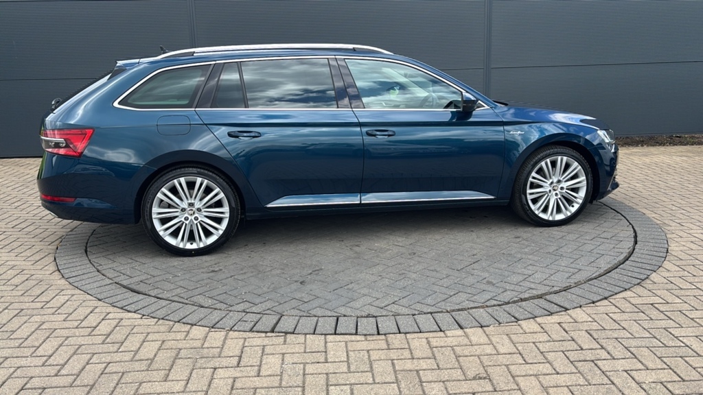 Skoda Superb 2.0 Tdi Cr 200 Laurin Klement Dsg 200 Ps Blue #4