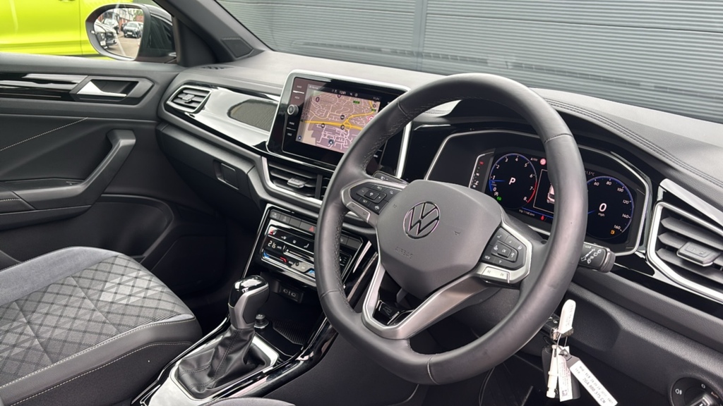 Volkswagen T-Roc 1.5 Tsi R-line Dsg 150 Ps Black #6
