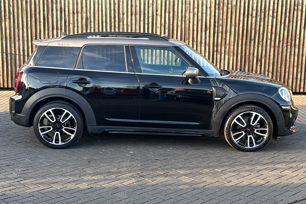 Mini Countryman 1.5 Cooper Shadow Edition Comfnav Pk PJ72MUV Black #4