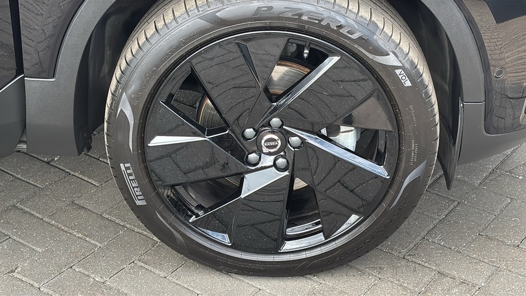 Volvo XC40 2.0 B4p Plus Pro Black Edition 197 Ps WD75DTZ Black #5
