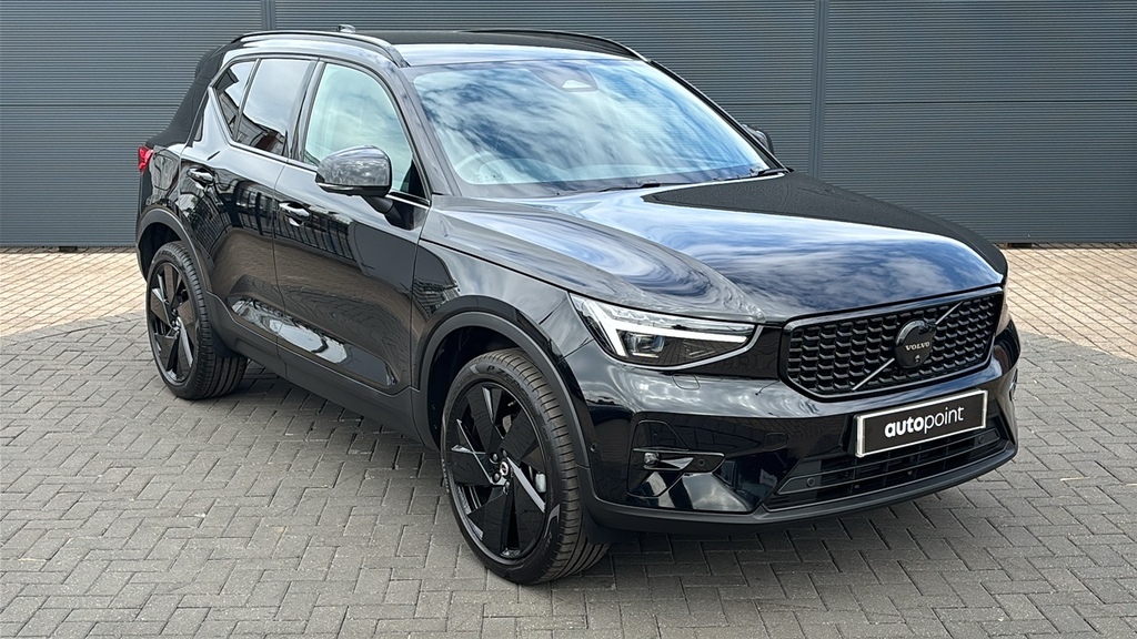 Volvo XC40 2.0 B4p Plus Pro Black Edition 197 Ps Black