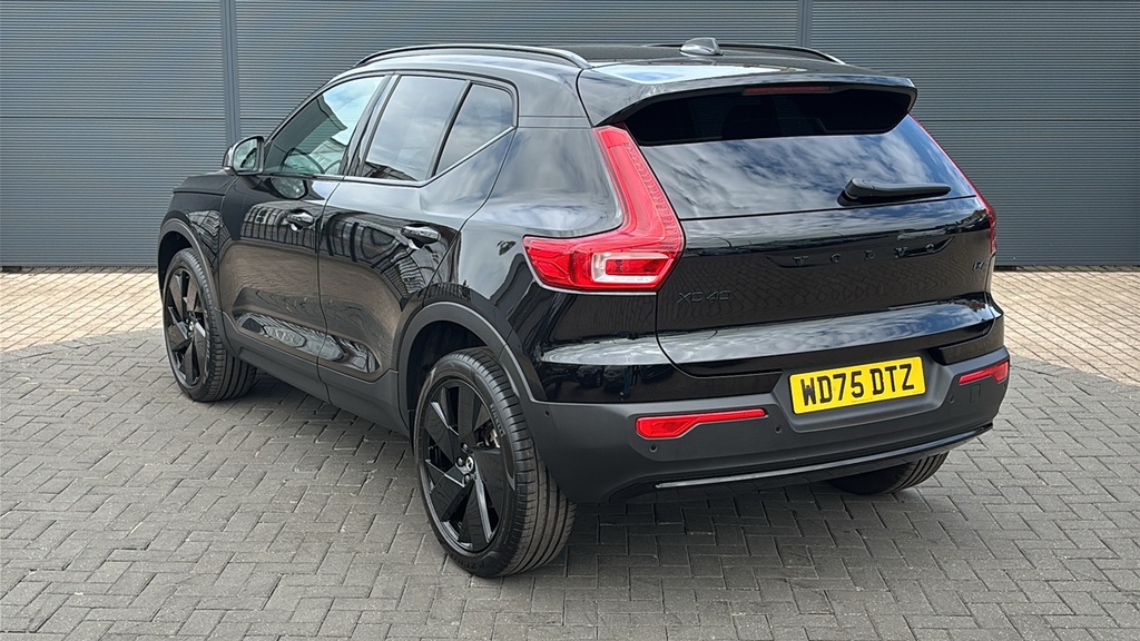 Volvo XC40 2.0 B4p Plus Pro Black Edition 197 Ps WD75DTZ Black #3