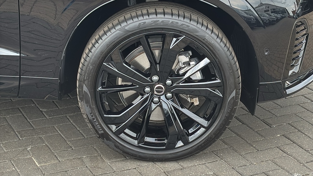 Volvo XC60 2.0 B5p Ultra Black Edition Awd Geartronic 25 OV26AYT Black #5