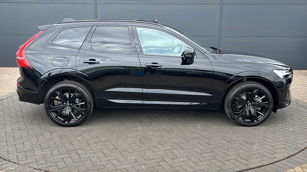 Volvo XC60 2.0 B5p Ultra Black Edition Awd Geartronic 25 OV26AYT Black #4
