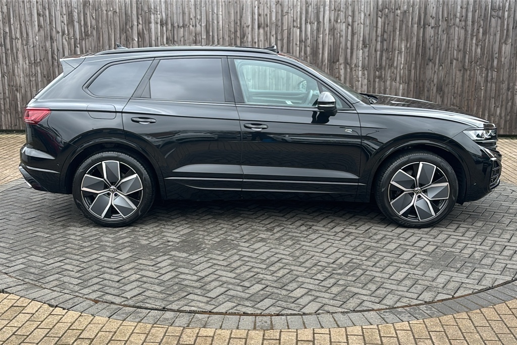 Volkswagen Touareg 3.0 V6 Tdi 4Motion 286 Black Edition Tip AO25OLB Black #4