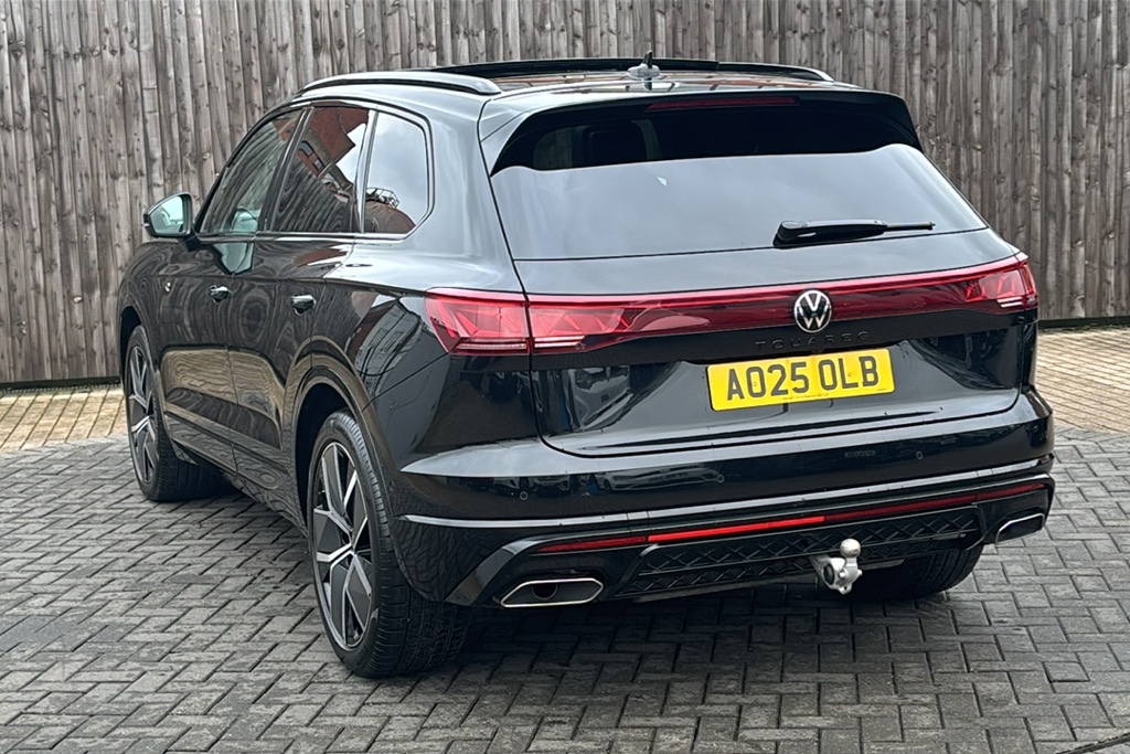 Volkswagen Touareg 3.0 V6 Tdi 4Motion 286 Black Edition Tip AO25OLB Black #3