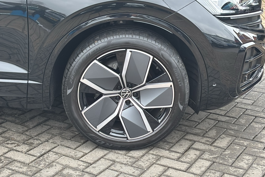 Volkswagen Touareg 3.0 V6 Tdi 4Motion 286 Black Edition Tip AO25OLB Black #5