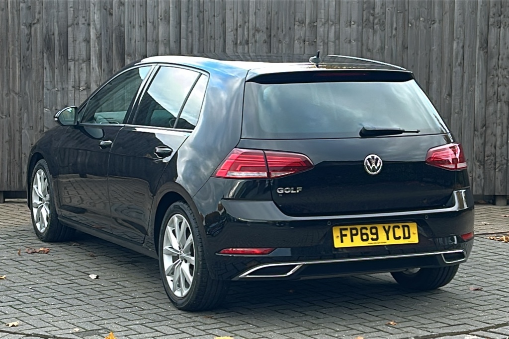 Volkswagen Golf 1.5 Tsi Evo 150 Gt 150 Ps Black #3