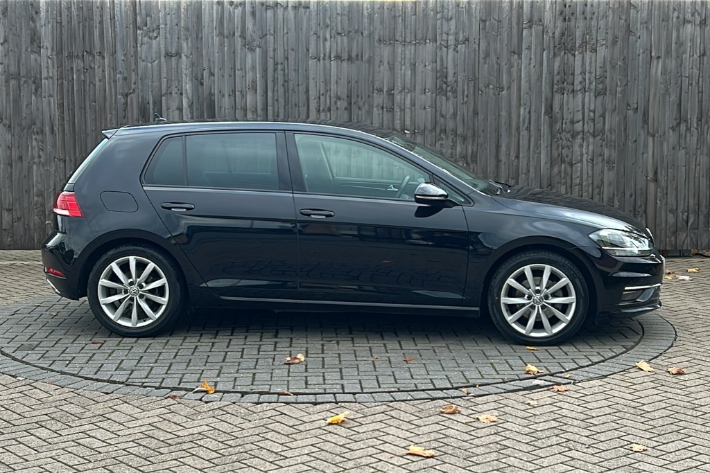 Volkswagen Golf 1.5 Tsi Evo 150 Gt 150 Ps Black #4
