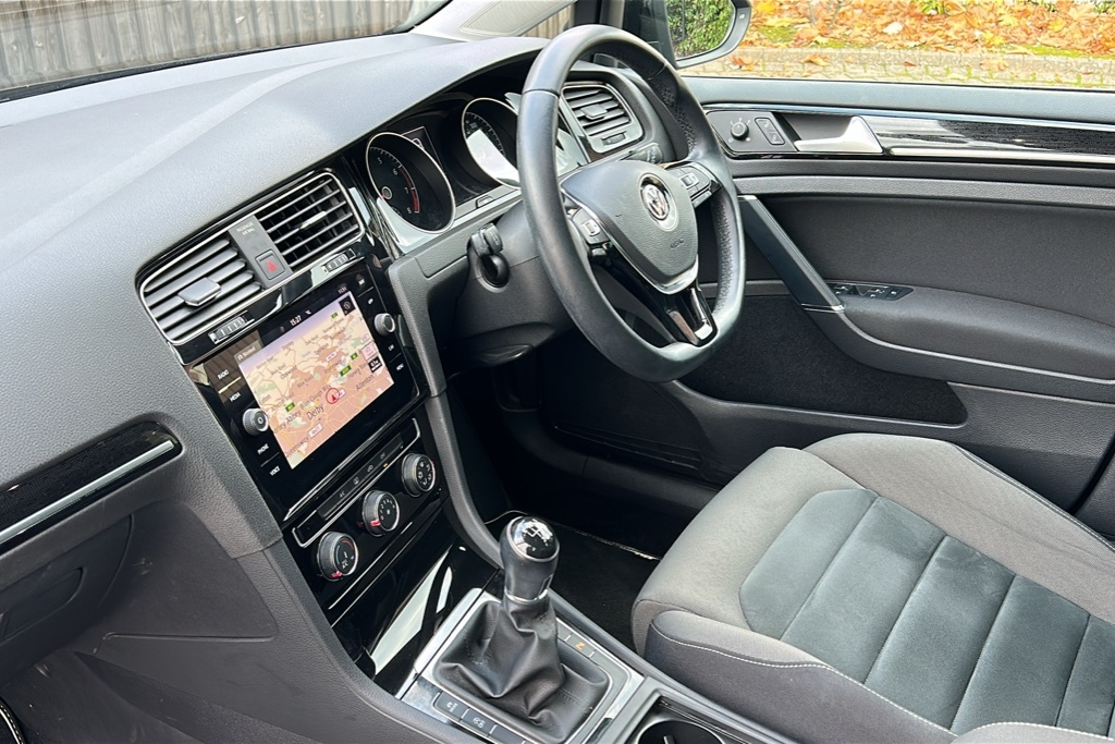 Volkswagen Golf 1.5 Tsi Evo 150 Gt 150 Ps Black #2