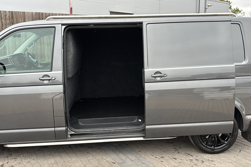 Volkswagen Transporter Sportline T32 Sportline Kombi Dsg Swb 204Ps Removable Tow B Grey #24