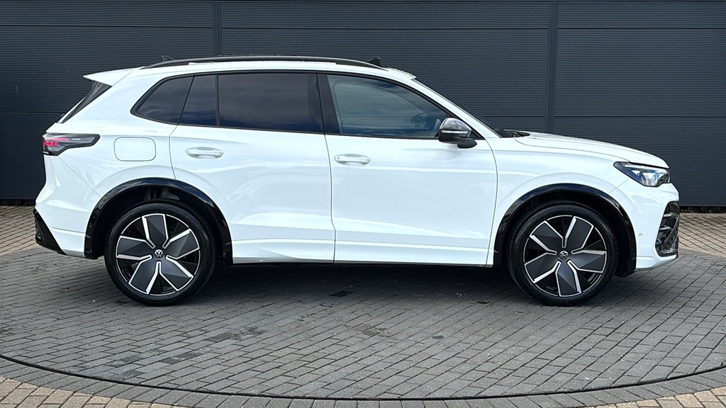 Volkswagen Tiguan 1.5 Etsi 150 R-line Dsg 150 Ps FG75TWF White #4