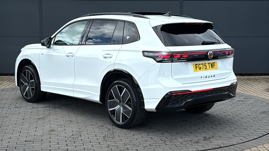 Volkswagen Tiguan 1.5 Etsi 150 R-line Dsg 150 Ps FG75TWF White #3