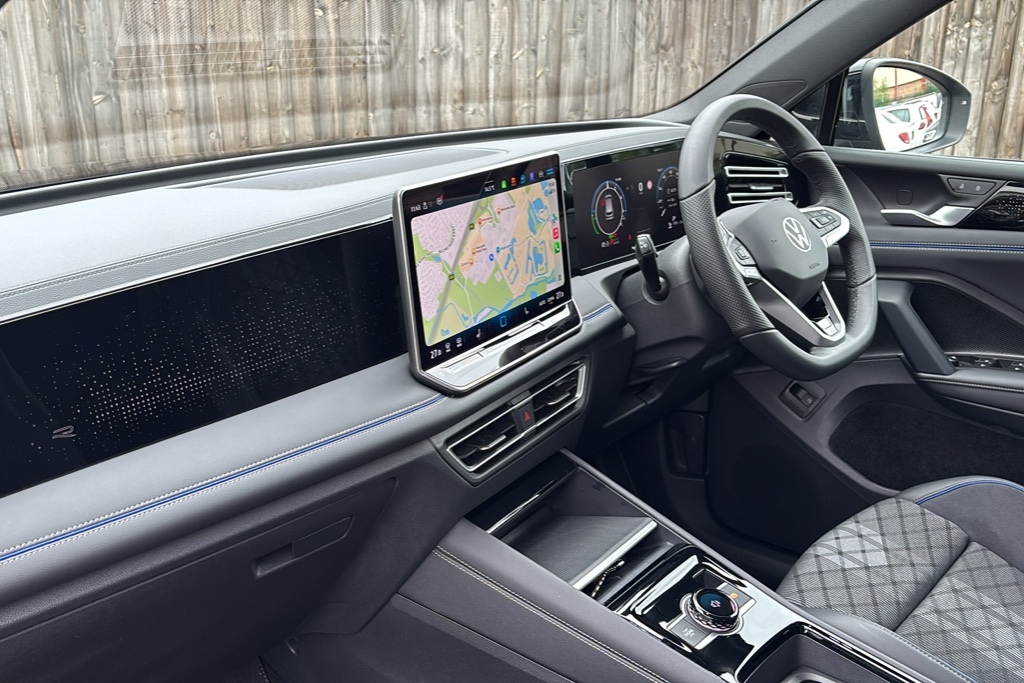 Volkswagen Tiguan 1.5 Tsi 272 Ehybrid R-line Dsg 272 Ps SM74AGV Black #2