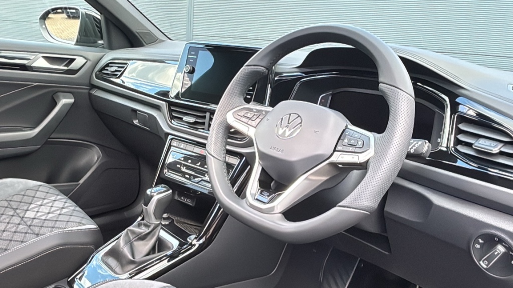 Volkswagen T-Roc 1.5 Tsi Black Edition Plus Dsg 150 Ps DE75ZZO Black #6