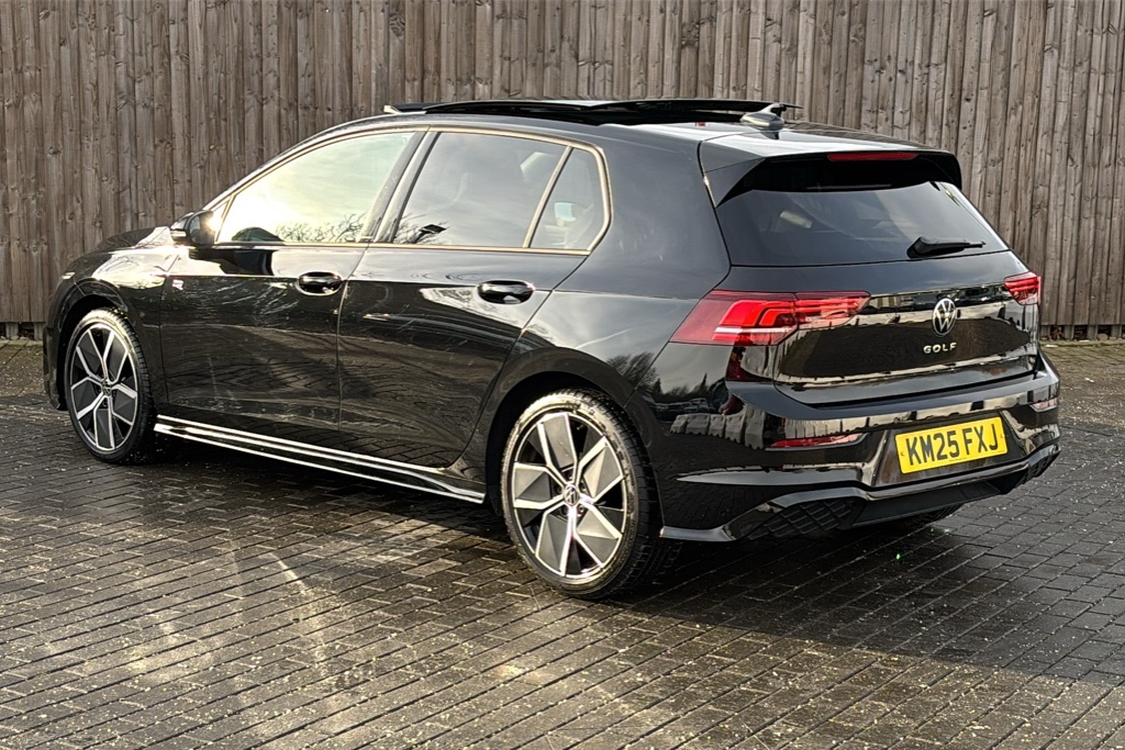 Volkswagen Golf 2.0 Tdi 150 R-line Dsg 150 Ps KM25FXJ Black #3