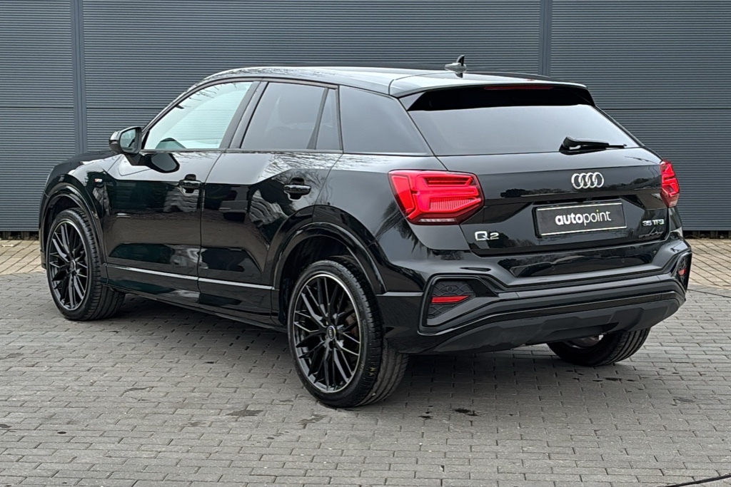 Audi Q2 35 Tfsi Black Edition S Tronic Cs 150 Ps KP23YVX Black #3