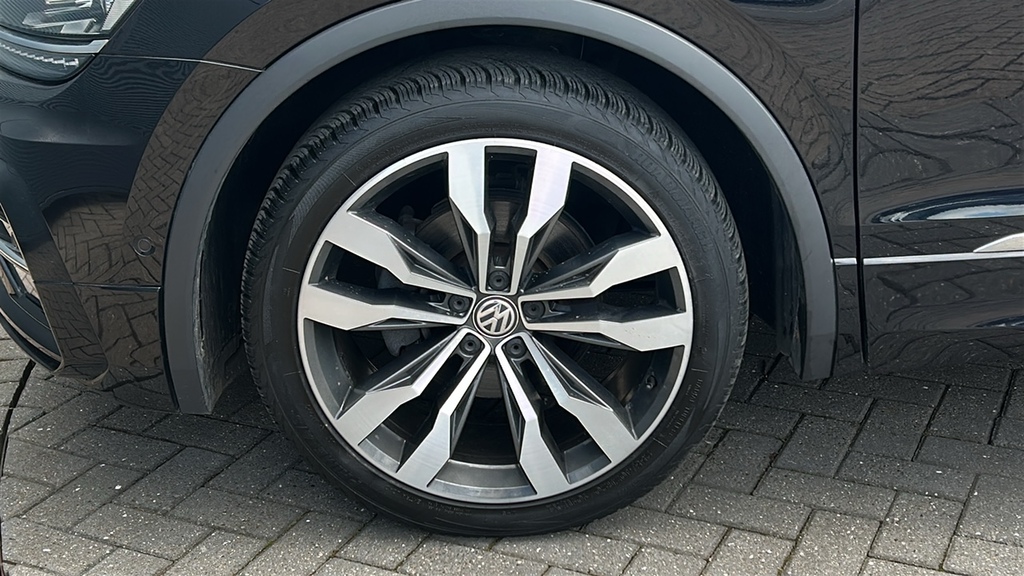 Volkswagen Tiguan 2.0 Tdi 150 R-line Tech Dsg 150 Ps Black #5