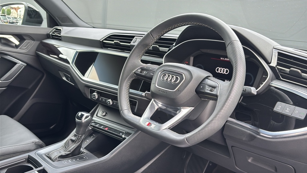 Audi Q3 35 Tfsi Black Edition S Tronic 20-In Alloy FG74UAJ White #6